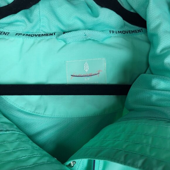 Free People Movement Singing In The Rain Jacket Small Green Hooded Packable NWT - Picture 6 of 14